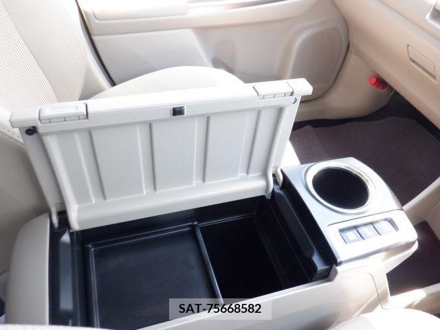 Toyota PRIUS ALPHA 2019-04 330188-22