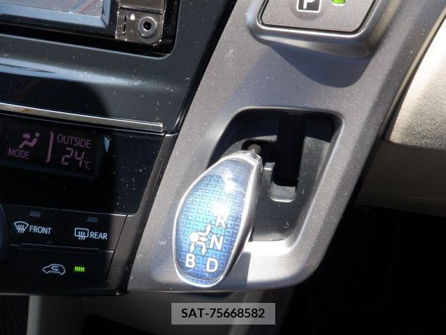 Toyota PRIUS ALPHA 2019-04 330188-10