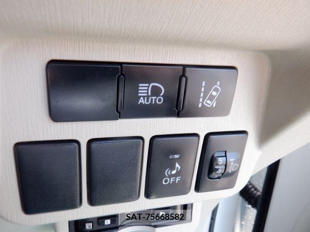 Toyota PRIUS ALPHA 2019-04 330188-13