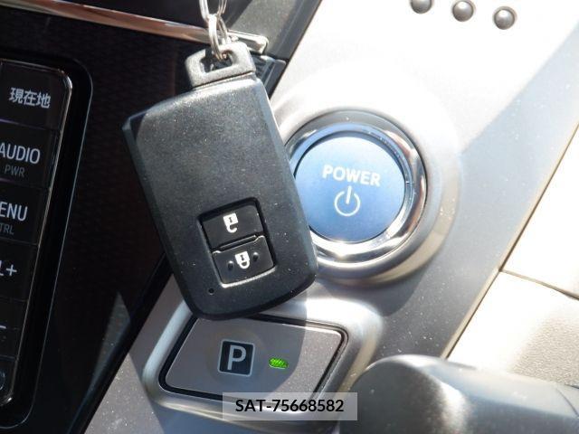Toyota PRIUS ALPHA 2019-04 330188-4