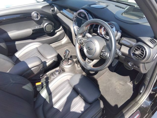 Bmw MINI 2019-06 24967-8