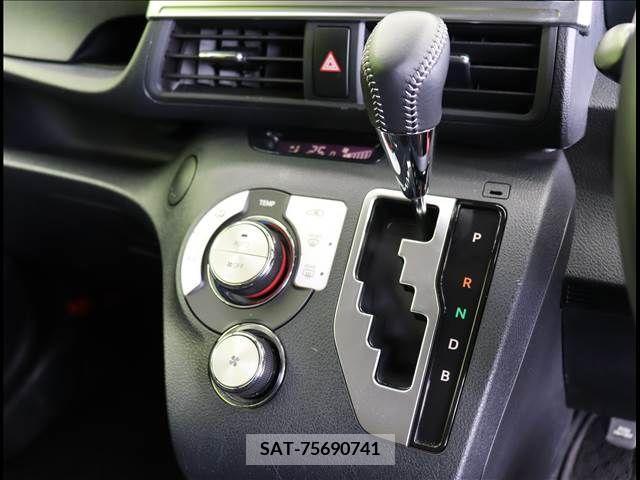 Toyota SIENTA 2022-01 234626-10