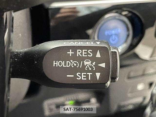 Toyota PRIUS 2021-07 340367-3