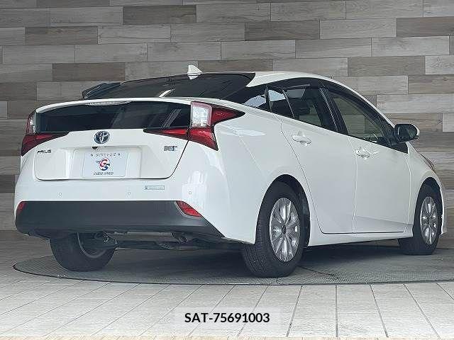 Toyota PRIUS 2021-07 340367-16