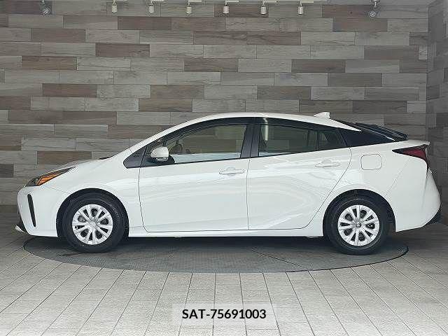 Toyota PRIUS 2021-07 340367-14