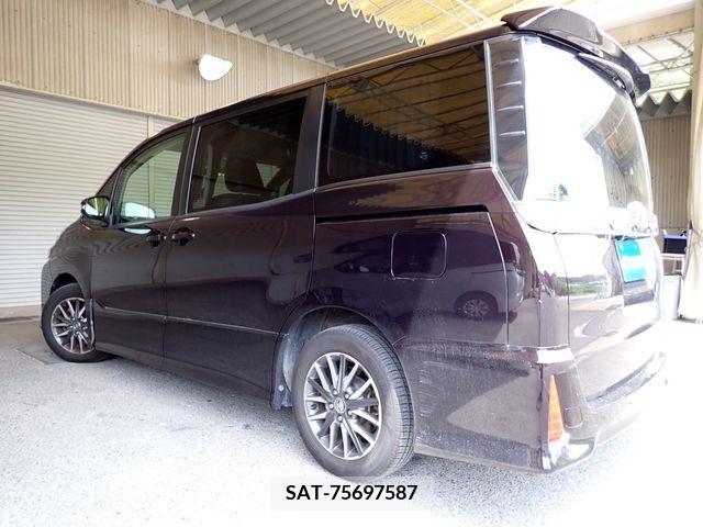 Toyota VOXY 2014-12 321424-2