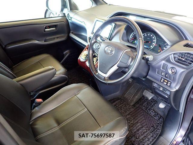 Toyota VOXY 2014-12 321424-1