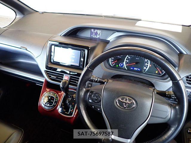 Toyota VOXY 2014-12 321424-14