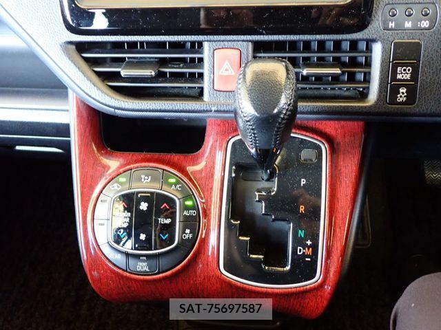 Toyota VOXY 2014-12 321424-13