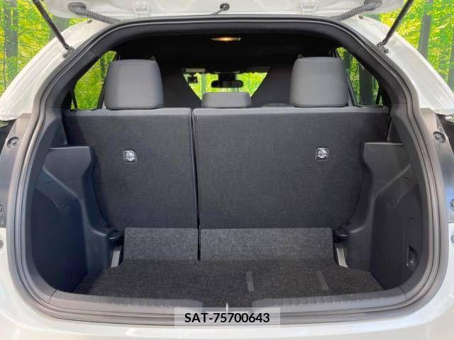 Toyota YARIS 2020-05 239827-10
