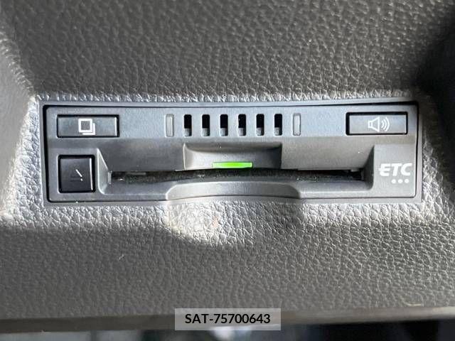 Toyota YARIS 2020-05 239827-6