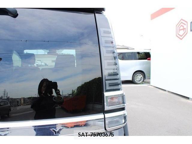 Toyota VOXY 2017-12 321539-7