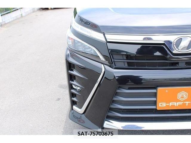 Toyota VOXY 2017-12 321539-6