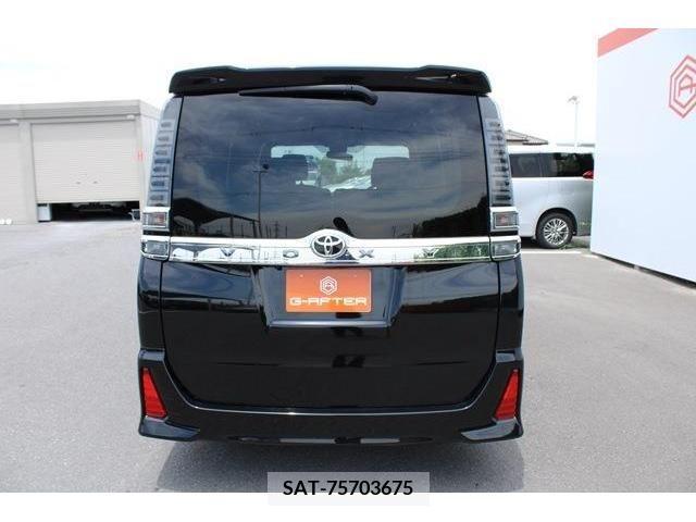 Toyota VOXY 2017-12 321539-4