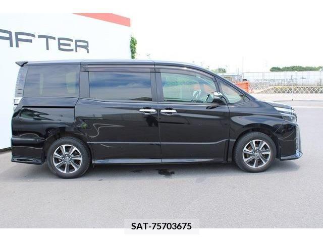 Toyota VOXY 2017-12 321539-3