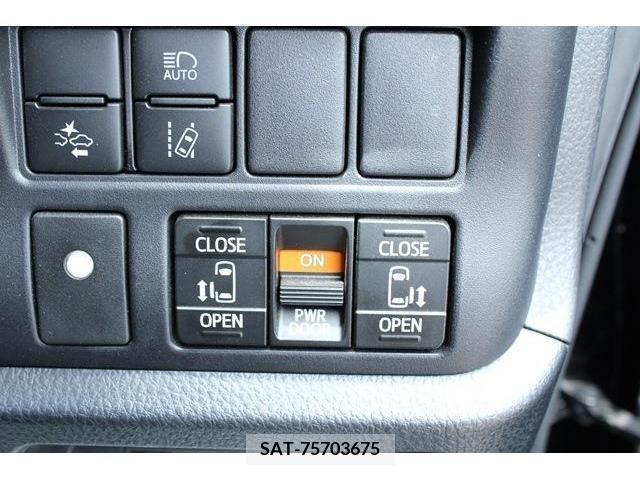 Toyota VOXY 2017-12 321539-1