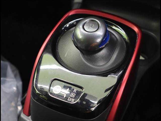 Nissan NOTE 2017-07 28682-9