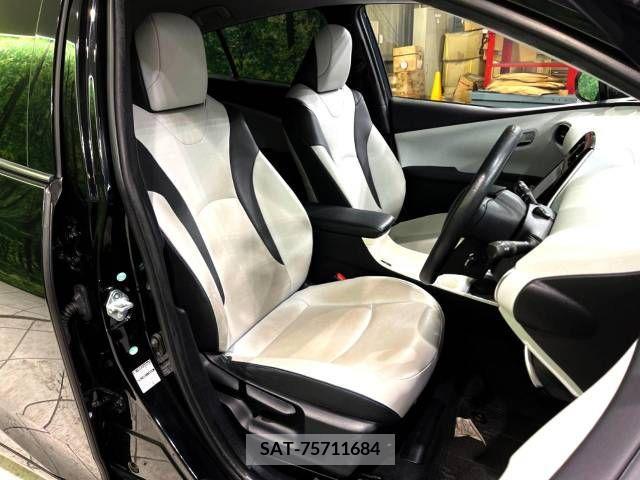 Toyota PRIUS 2016-01 366346-13