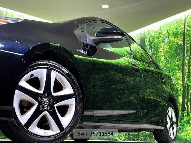 Toyota PRIUS 2016-01 366346-12