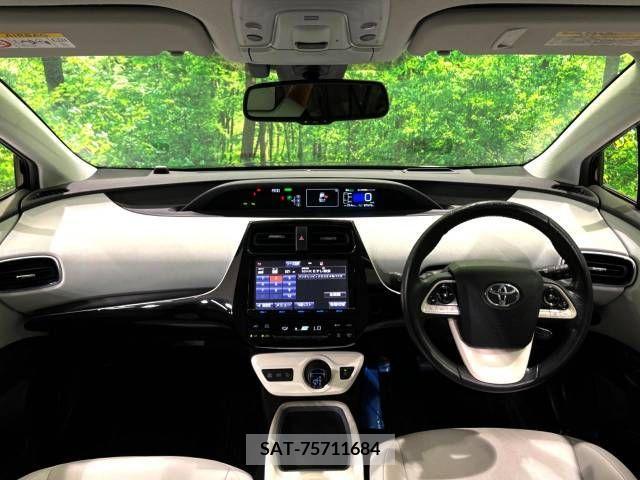 Toyota PRIUS 2016-01 366346-1