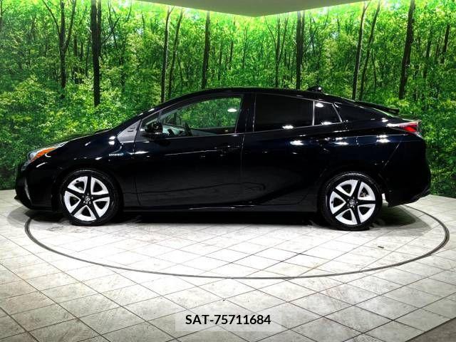 Toyota PRIUS 2016-01 366346-18