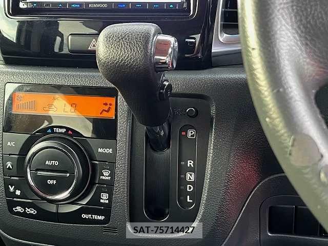 Suzuki SPACIA 2015-05 368638-19