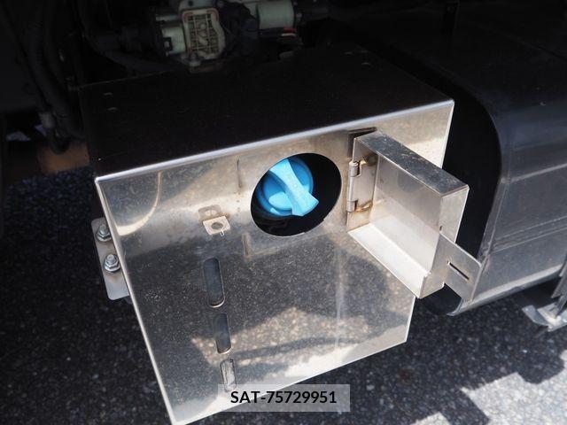 Mitsubishi CANTER 2017-11 330154-27