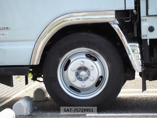 Mitsubishi CANTER 2017-11 330154-9