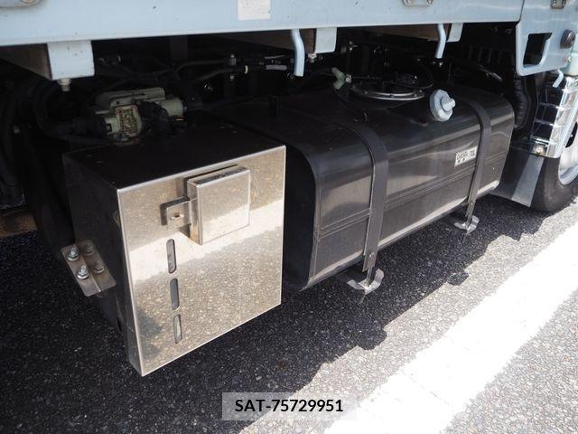 Mitsubishi CANTER 2017-11 330154-26