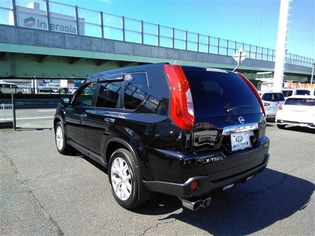 Nissan X-TRAIL 2010-09 21996-7