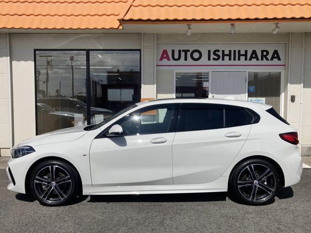 Bmw 1 SERIES 2022-06 23812-2
