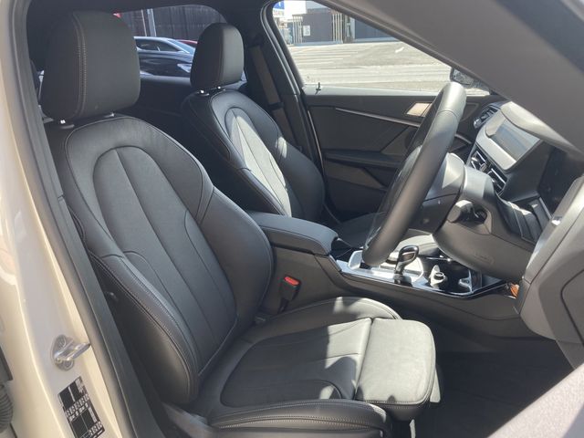 Bmw 1 SERIES 2022-06 23812-18
