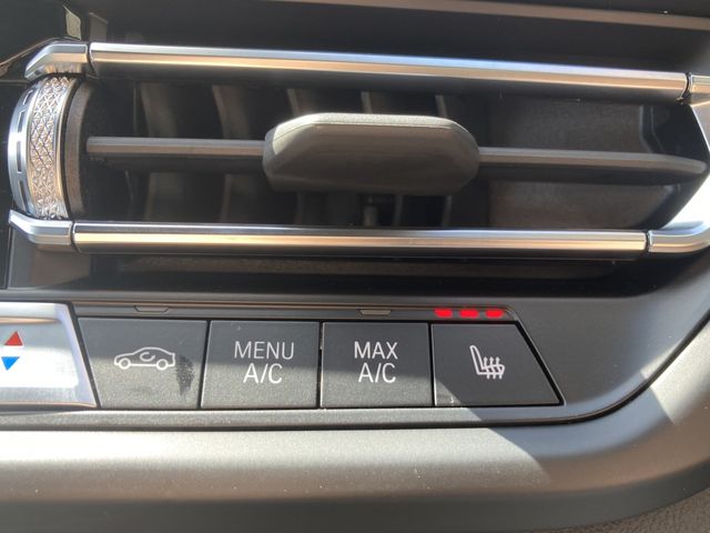 Bmw 1 SERIES 2022-06 23812-11