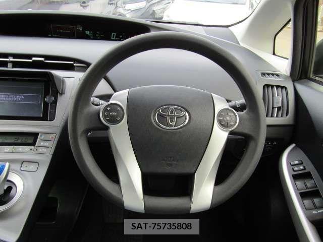 Toyota PRIUS 2013-01 235886-15