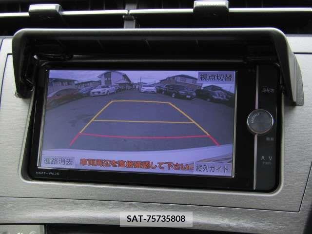 Toyota PRIUS 2013-01 235886-11