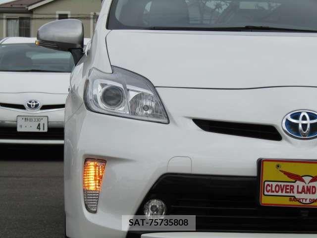 Toyota PRIUS 2013-01 235886-9