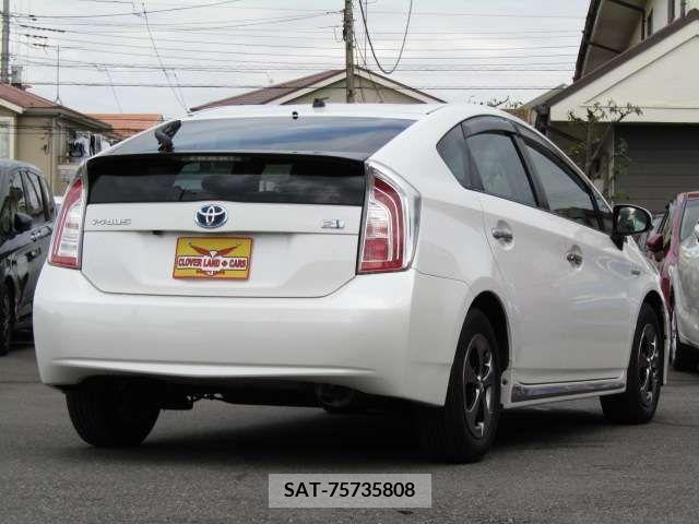 Toyota PRIUS 2013-01 235886-7