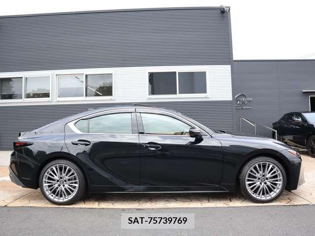 Lexus IS 2023-12 391850-3