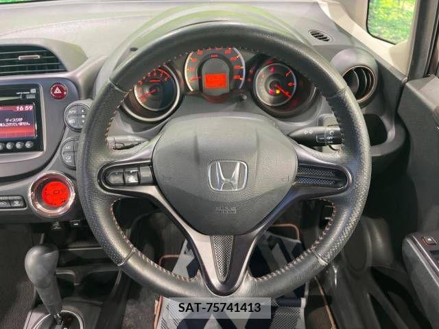 Honda FIT 2013-02 396545-11