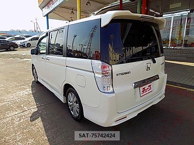 Honda e 2011-10 251953-8