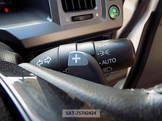 Honda e 2011-10 251953-19