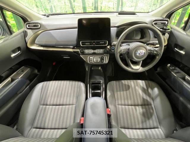 Toyota AQUA 2021-12 261098-1