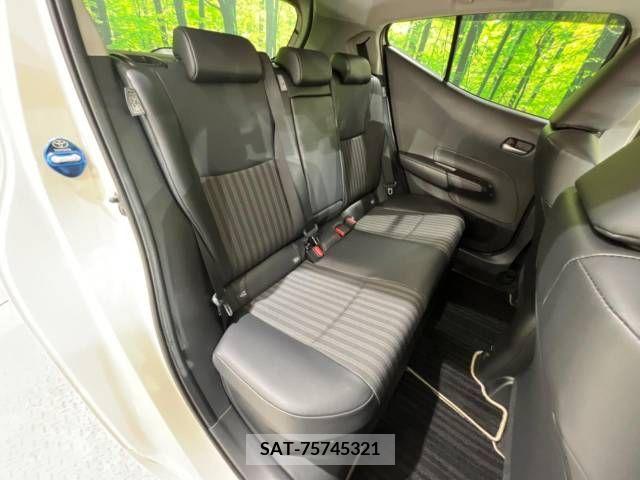 Toyota AQUA 2021-12 261098-8