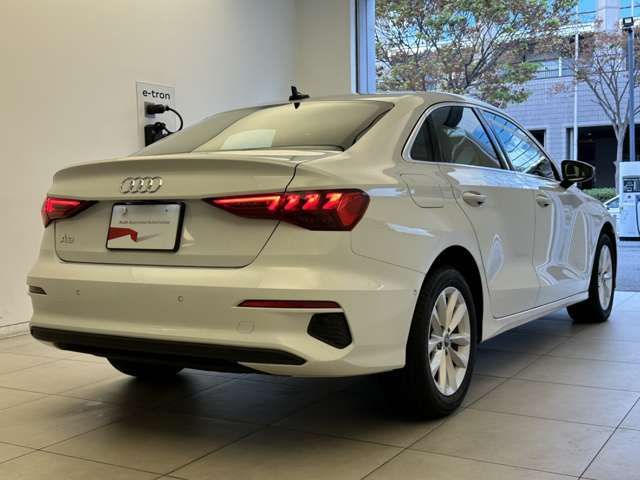 Audi A3 SEDAN 2021-09 12113-1