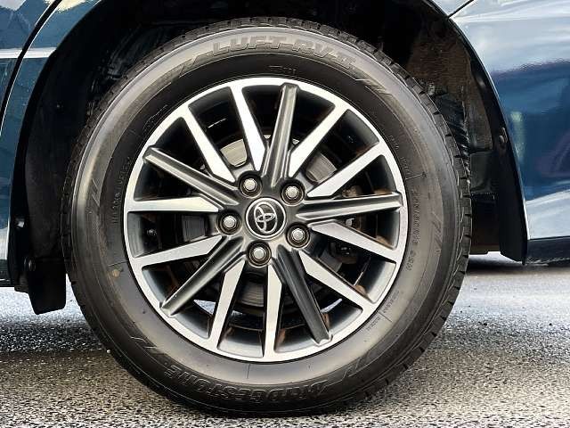 Toyota VOXY 2015-01 184042-3