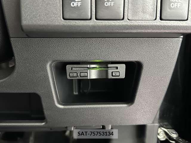 Daihatsu WAKE 2015-09 290093-17