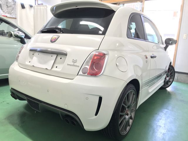 Abarth 595 2016-08 9812-3