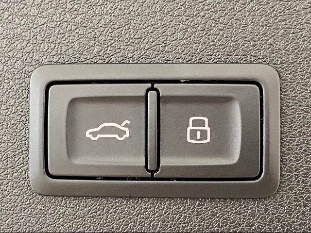 Audi Q3 2016-06 5384-9