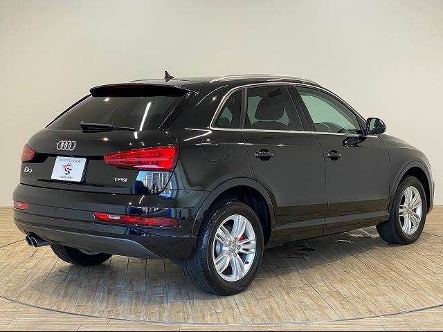 Audi Q3 2016-06 5384-16