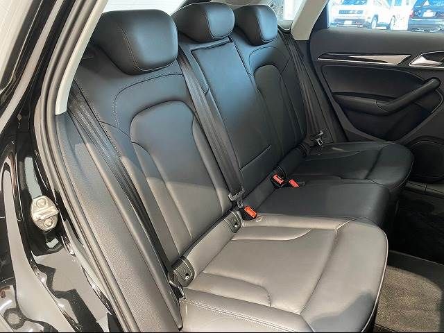 Audi Q3 2016-06 5384-5